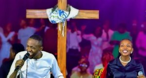 Dr.Ipyana Ft. Fay Jonathan Praise and Worship medley – NI MKONO WAKO