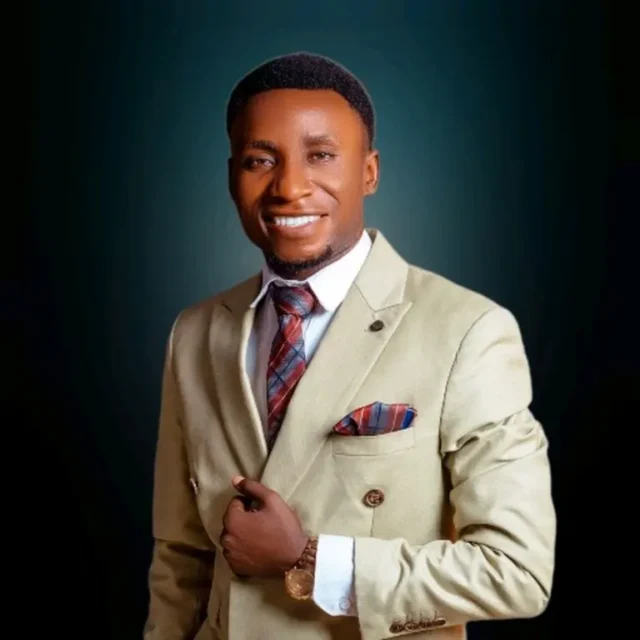 komando-wa-yesu-acha-nifurahi-768x768